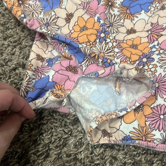 🔥 Zara tee - Picture 2 of 4